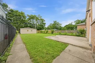 701 W 116th St, Chicago, IL 60628 - Photo 17