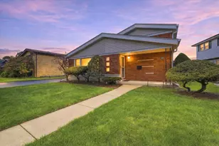 10624 S Kostner Ave, Oak Lawn, IL 60453 - Photo 3