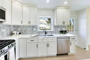 910 E Kimber Ln, Arlington Heights, IL 60005 - Photo 11