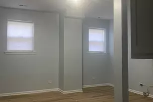 2319 E 70th Pl, Chicago, IL 60649 - Photo 23