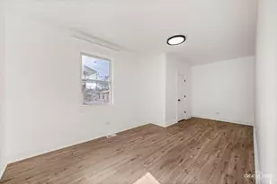 7724 S Chappel Ave, Chicago, IL 60649 - Photo 9