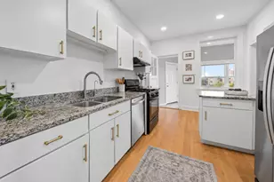 823 W Belle Plaine Ave, Chicago, IL 60613 - Photo 19
