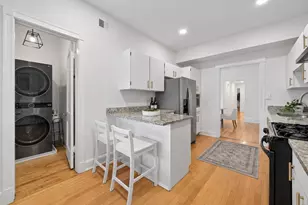 823 W Belle Plaine Ave, Chicago, IL 60613 - Photo 21