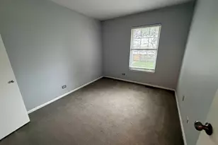 357 Pearson Cir, Naperville, IL 60563 - Photo 9