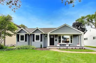 202 N Prospect Manor Ave, Mount Prospect, IL 60056 - Photo 1