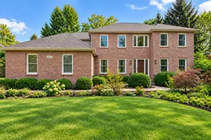 1263 Williamsburg Ln, Crystal Lake, IL 60014 - Photo 1