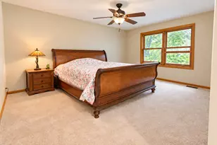 1263 Williamsburg Ln, Crystal Lake, IL 60014 - Photo 13