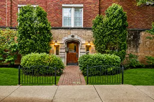 344 S Maple Ave, Oak Park, IL 60302 - Photo 1