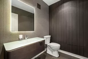 225 N Columbus Dr, Chicago, IL 60601 - Photo 21