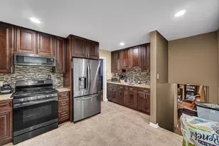 2837 191st Pl, Lansing, IL 60438 - Photo 3