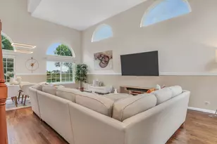 107 Acorn Ct, Round Lake Beach, IL 60073 - Photo 7
