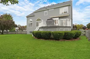 107 Acorn Ct, Round Lake Beach, IL 60073 - Photo 3
