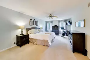 925 Hidden Lake Rd, Naperville, IL 60565 - Photo 17