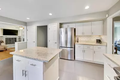 925 Hidden Lake Road, Naperville, IL 60565 - Photo 9