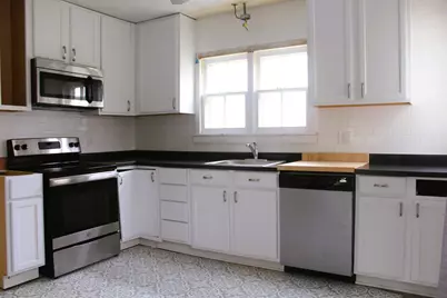 1351 W Lincoln Boulevard, Freeport, IL 61032 - Photo 7
