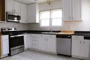 1351 W Lincoln Blvd, Freeport, IL 61032 - Photo 7