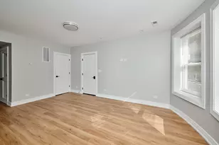 5800 N Maplewood Ave, Chicago, IL 60659 - Photo 5