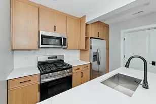 5800 N Maplewood Ave, Chicago, IL 60659 - Photo 9