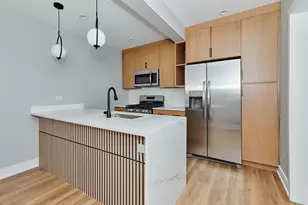 5800 N Maplewood Ave, Chicago, IL 60659 - Photo 7