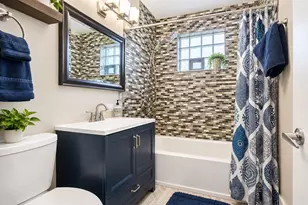 2124 Seward St, Evanston, IL 60202 - Photo 11