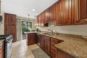 1232 Reading Ct, Wheaton, IL 60189 - Photo 5