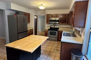 33 Buchanan Ln, Streamwood, IL 60107 - Photo 7