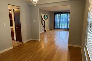 33 Buchanan Ln, Streamwood, IL 60107 - Photo 5