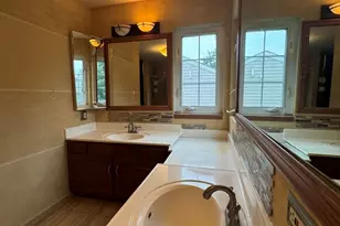 33 Buchanan Ln, Streamwood, IL 60107 - Photo 13