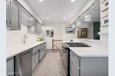 715 Crest Street, Wheaton, IL 60189 - Photo 9