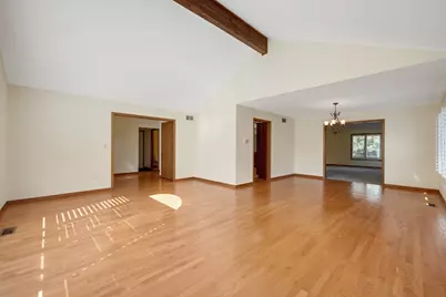 1540 Hillcrest Lane, Woodridge, IL 60517 - Photo 7