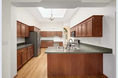 1540 Hillcrest Lane, Woodridge, IL 60517 - Photo 13