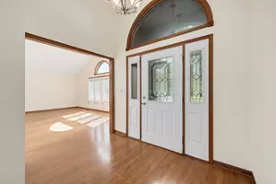 1540 Hillcrest Ln, Woodridge, IL 60517 - Photo 3