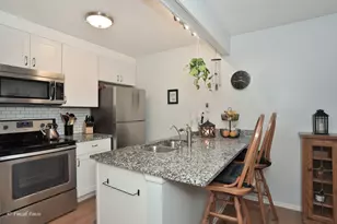 824 Wiltshire Dr, McHenry, IL 60050 - Photo 5