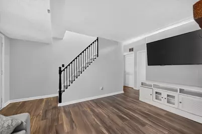 8001 Neenah Avenue, Burbank, IL 60459 - Photo 3