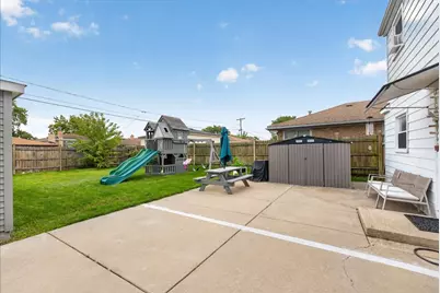 8001 Neenah Avenue, Burbank, IL 60459 - Photo 17