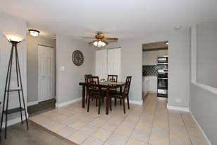 204 Shattuck Ct, Schaumburg, IL 60194 - Photo 11