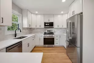 225 Farmhill Dr, Algonquin, IL 60102 - Photo 3