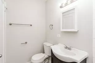 6949 S Paxton Ave, Chicago, IL 60649 - Photo 11