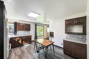 731 N Waddell Ave, Freeport, IL 61032 - Photo 9