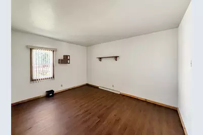 731 N Waddell Avenue, Freeport, IL 61032 - Photo 5