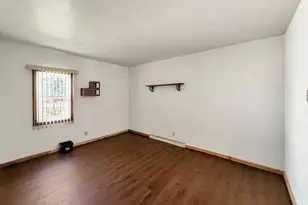 731 N Waddell Ave, Freeport, IL 61032 - Photo 5