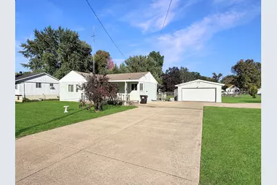 731 N Waddell Avenue, Freeport, IL 61032 - Photo 1