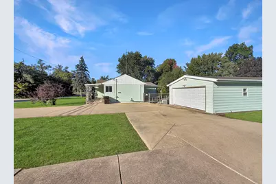 731 N Waddell Avenue, Freeport, IL 61032 - Photo 21