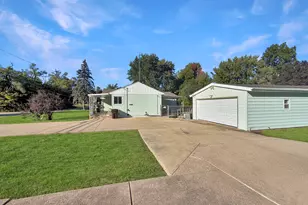 731 N Waddell Ave, Freeport, IL 61032 - Photo 21