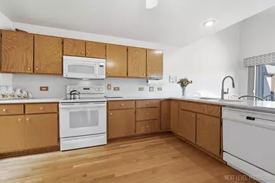 3809 Hagen Court, Woodridge, IL 60517 - Photo 9