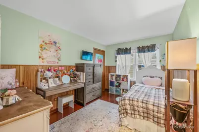 115 S Du Bois Avenue, Elgin, IL 60123 - Photo 11