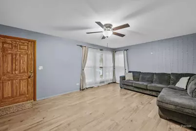 115 S Du Bois Avenue, Elgin, IL 60123 - Photo 5