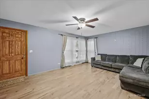 115 S Du Bois Ave, Elgin, IL 60123 - Photo 5