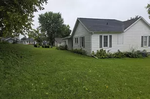 104 N Arthur St, Hanover, IL 61041 - Photo 3