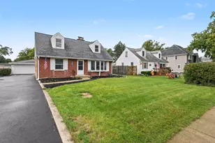 362 N Edgewood Ave, Lombard, IL 60148 - Photo 1